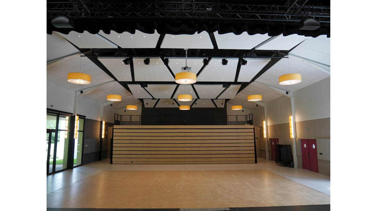 Construction d'une salle polyvalente à Etaules