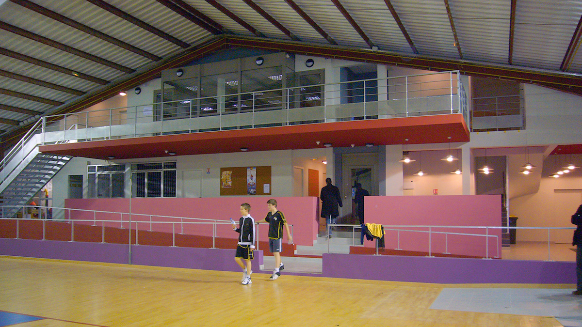 Réhabilitation et extension d'un gymnase handisport  à Saujon