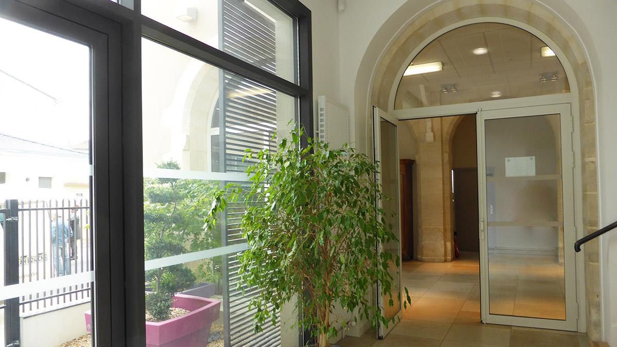 Iléana POPEA / Réhabilitation et extension de la mairie de Neuville-de-Poitou