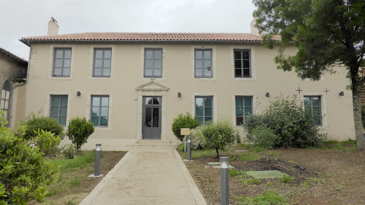 Iléana POPEA / Réhabilitation et extension d'une mairie à Beaussais-Vitré