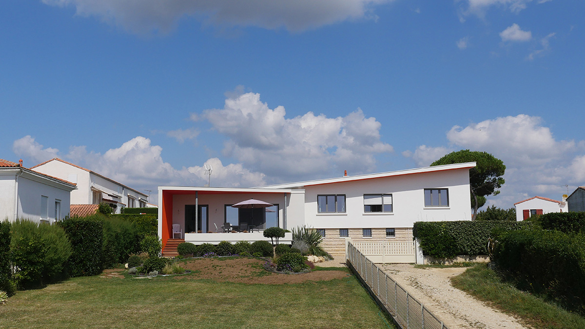 Iléana POPEA / Villa CH - Extension et rénovation d'une villa années 50