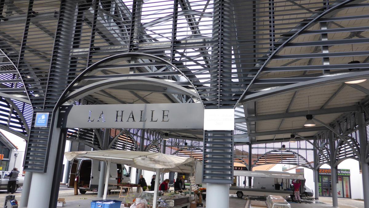 Il�ana POPEA / Halles + aménagement d'une liaison piétonne, création de locaux commerciaux et d'un cabinet médical